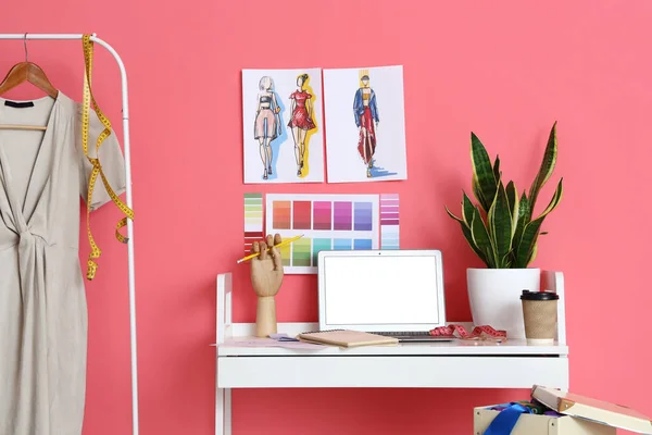 Workplace Clothes Stylist Pink Wall — Stock Photo, Image