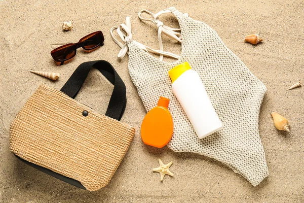 Bottles Sunscreen Cream Beach Accessories Seashells Sand — Stock Photo, Image