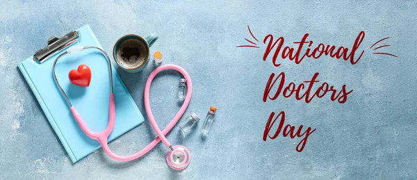 Deska Narkotyki Czerwone Serce Kawa Stetoskop Niebieskim Tle Narodowy Dzień — Zdjęcie stockowe