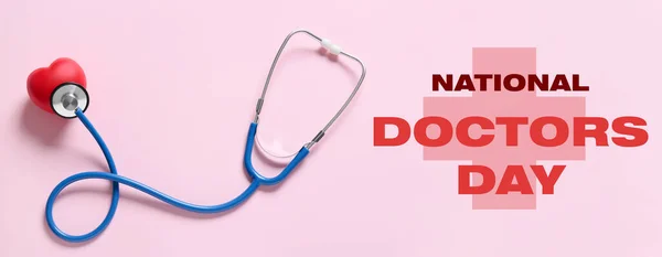 Nowoczesny Stetoskop Serce Różowym Tle Narodowy Dzień Lekarza — Zdjęcie stockowe