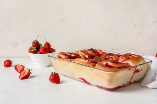 Baking Dish Strawberry Cinnamon Rolls White Background — Stock Photo, Image