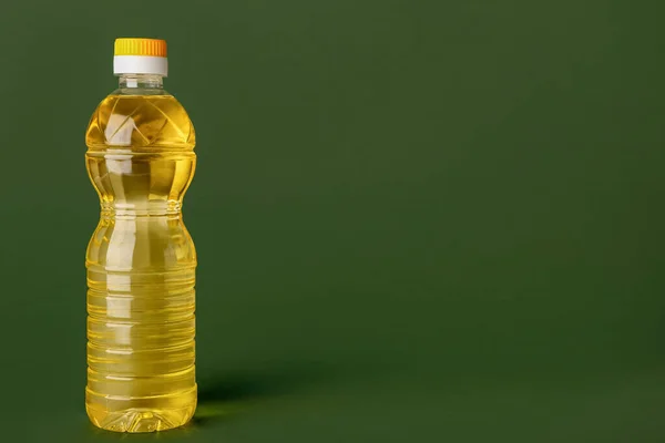 Bottle Sunflower Oil Green Background — Stock Photo, Image