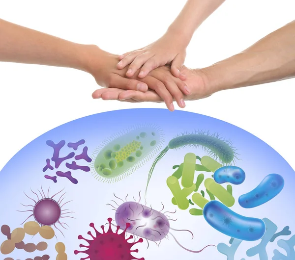 Руки Здоровой Семьи Нарисованными Вирусами Бактериями Грибками Концепция Иммунитета — стоковое фото