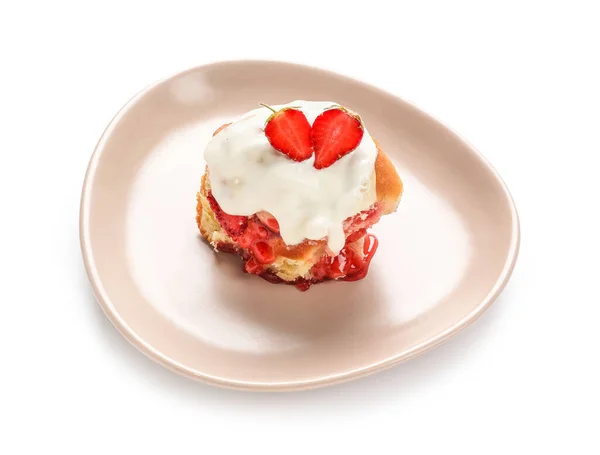 Plate Strawberry Cinnamon Roll Cream White Background — Stock Photo, Image