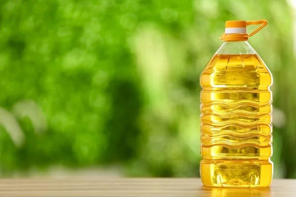 Bottle Sunflower Oil Table Outdoors — Stock Photo, Image