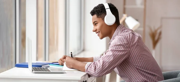 African American Teenager Studying Online Home — Stock Photo, Image