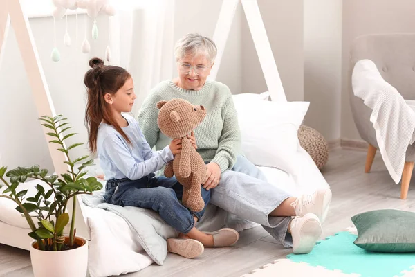 Little Girl Toy Her Grandma Bedroom — Stock Photo, Image