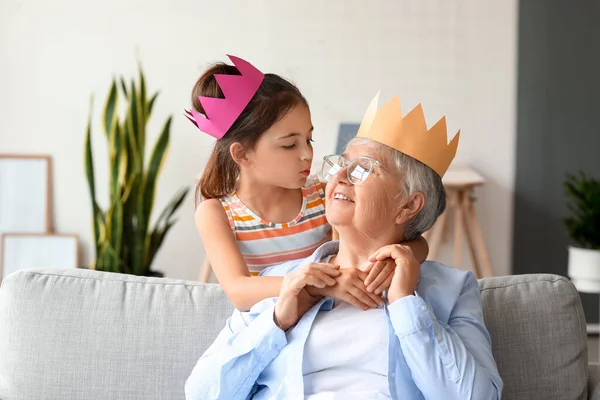 Little Girl Her Grandma Paper Crowns Home — Stock Photo, Image