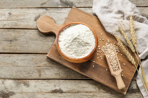 Wheat Ears Scoop Bowl Flour Napkin Board Wooden Background — Stock Photo, Image