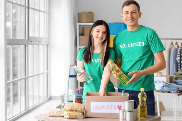 Polish Volunteers Putting Bottles Sunflower Oil Water Donation Box Ukraine — Stock Photo, Image