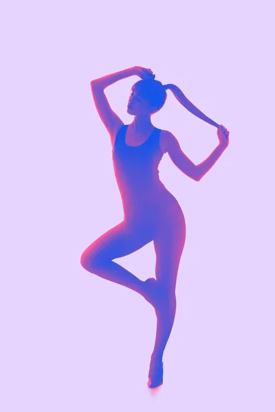 Silhouette Beautiful Young Woman Lilac Background — Stock Photo, Image