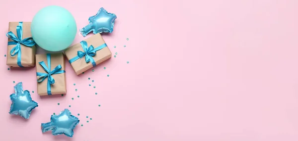 Geschenkschachteln Und Luftballons Auf Rosa Hintergrund Mit Platz Für Text — Stockfoto