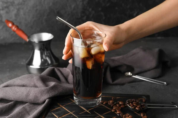Woman Holding Glass Cold Brew Coffee Dark Background — Stock Photo, Image