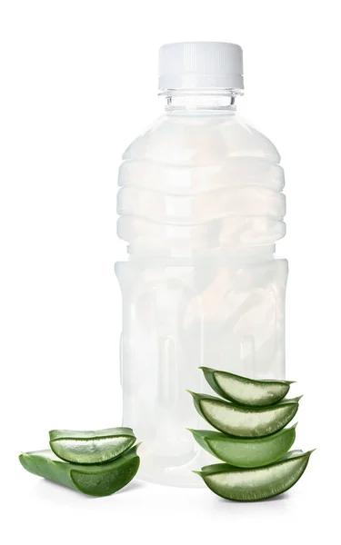 白を基調としたアロエジュースと葉のボトル — ストック写真