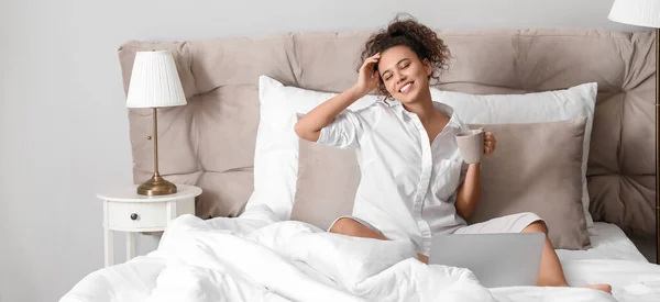 Morning Young African American Woman Cup Tea Laptop Bed — Stock Photo, Image