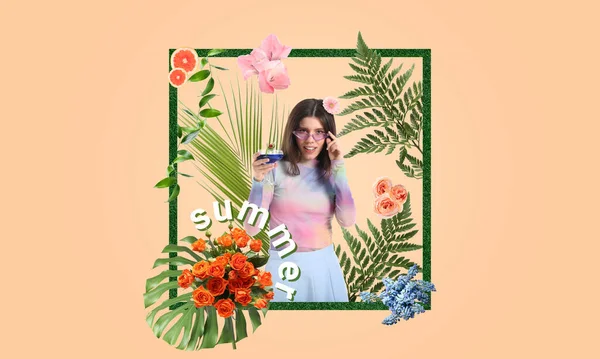 Collage Verano Hermosa Mujer Joven Con Cóctel Hojas Tropicales Flores — Foto de Stock