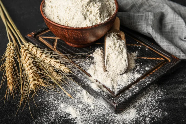 Bowl Scoop Wheat Flour Dark Table — Stock Photo, Image