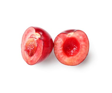 Beyaz arka planda olgun tatlı kirazlar