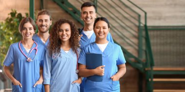 Modern klinikteki bir grup öğrenci