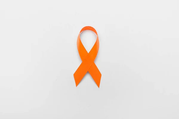 Oranje Bewustmakingslint Grijze Achtergrond Nierkankerconcept — Stockfoto