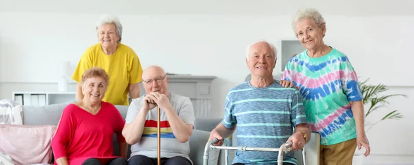 Счастливые Пожилые Люди Доме Престарелых — стоковое фото