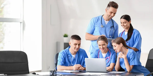 Group Students Laptop Tablet Computer Medical University — Stock Photo, Image