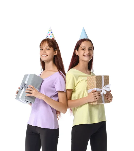 Teenager Zwillingsschwestern Mit Geschenkboxen Auf Weißem Hintergrund — Stockfoto