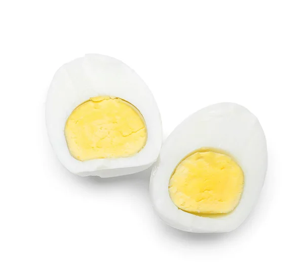 白底煮熟的一半鸡蛋 — 图库照片