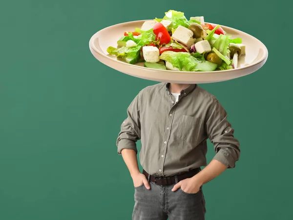 Mann Mit Teller Mit Leckerem Caesar Salat Statt Kopf Auf — Stockfoto