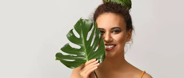 Beautiful African American Woman Monstera Leaf Light Background Space Text — Stock Photo, Image