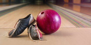 Top ve bowling Club zemin üzerinde ayakkabı