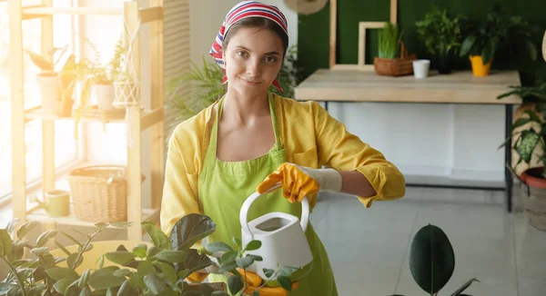 Young Woman Taking Care Her Plants Home — Stock Photo, Image