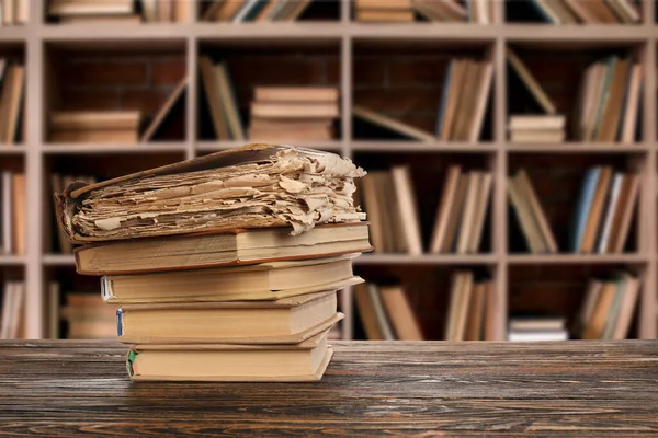 Montón Libros Antiguos Mesa Biblioteca — Foto de Stock