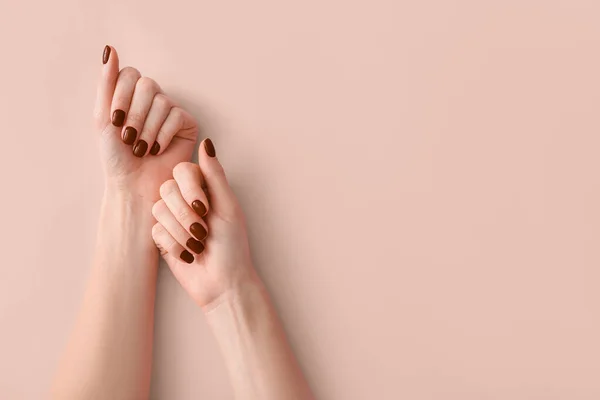 Female Hands Beautiful Brown Manicure Light Background — Stock Photo, Image