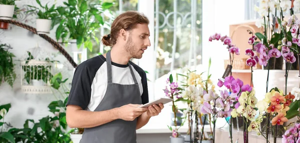 Male Florist Tablet Computer Shop — Stock Photo, Image