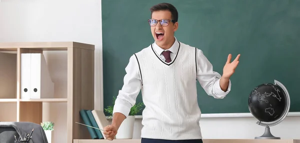 Homem Estressado Professor Geografia Sala Aula — Fotografia de Stock