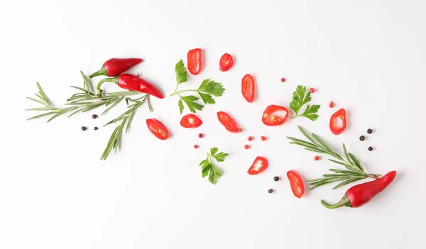 Komposition Mit Gemüse Kräutern Und Gewürzen Auf Weißem Hintergrund — Stockfoto