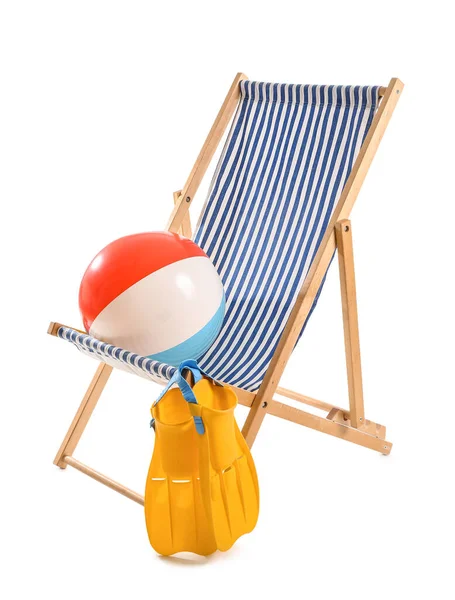 Striped Deck Chair Paddles Ball White Background — 스톡 사진