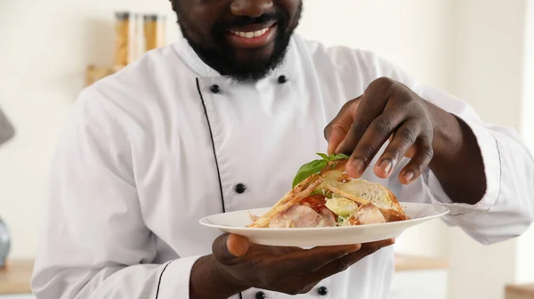 Male African American Chef Tasty Caesar Salad Kitchen —  Fotos de Stock