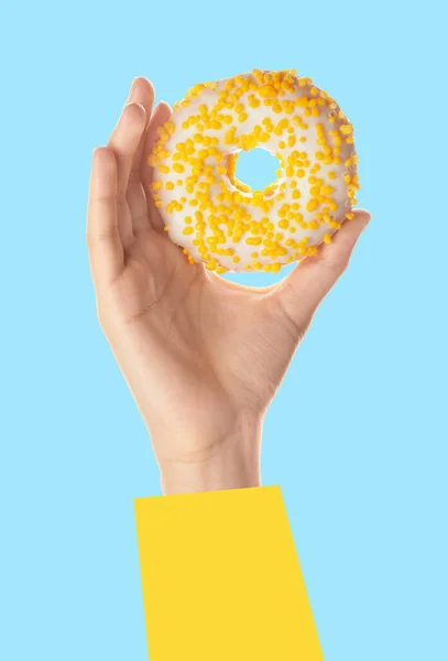 Hand Sweet Doughnut Blue Background — Stock Photo, Image