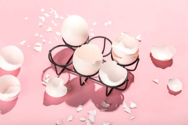 Renkli yumurta kabukları kırılan tutucu