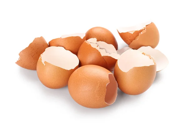 Beyaz Arka Planda Yumurta Kabukları Yığını — Stok fotoğraf