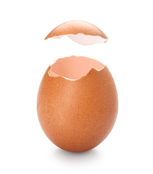 Kırık Yumurta Kabuğu Beyaz Arkaplanda Izole Edilmiş — Stok fotoğraf