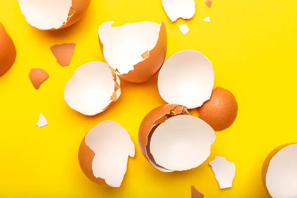 Broken Egg Shells Yellow Background — Photo