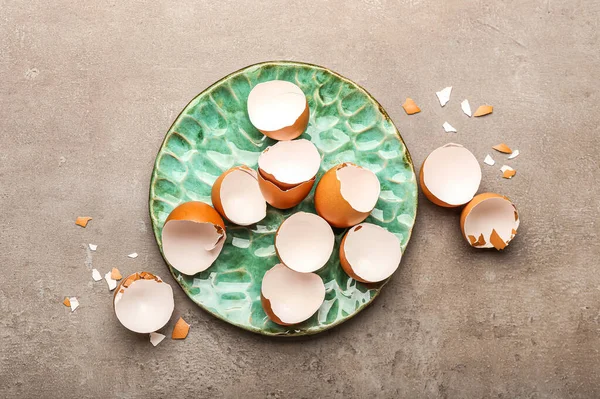 Plate Egg Shells Grunge Background — Stock Photo, Image