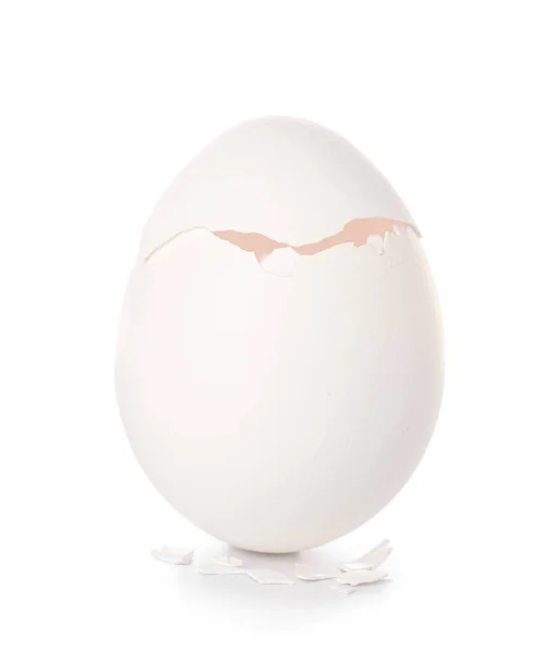 Gebarsten Eieren Shell Witte Achtergrond — Stockfoto