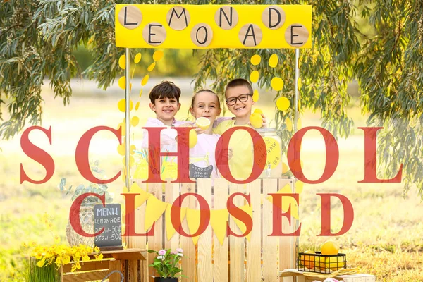 Text School Closed Cute Children Selling Lemonade Park — Fotografia de Stock