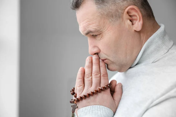 Religious Mature Man Cross Praying Room — Fotografia de Stock