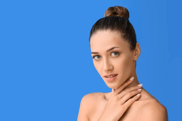 Young Tanned Woman Blue Background Closeup — Fotografia de Stock