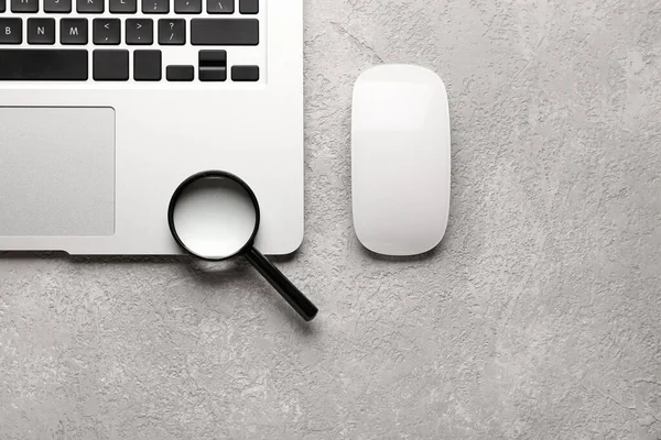 Laptop Mouse Magnifier Grey Background Concept Search — Stockfoto